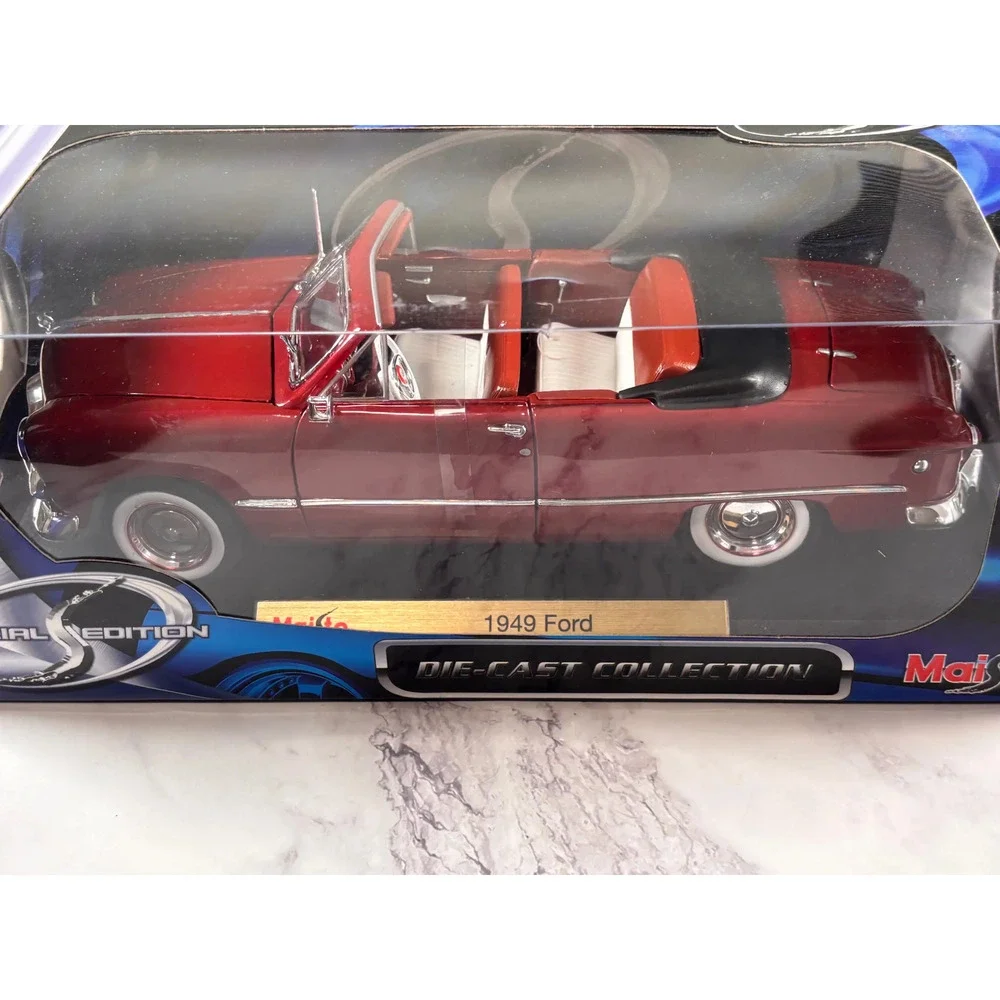 Maisto 1:18 scale 1949 Red Ford Deluxe Convertible Special Edition Diecast New